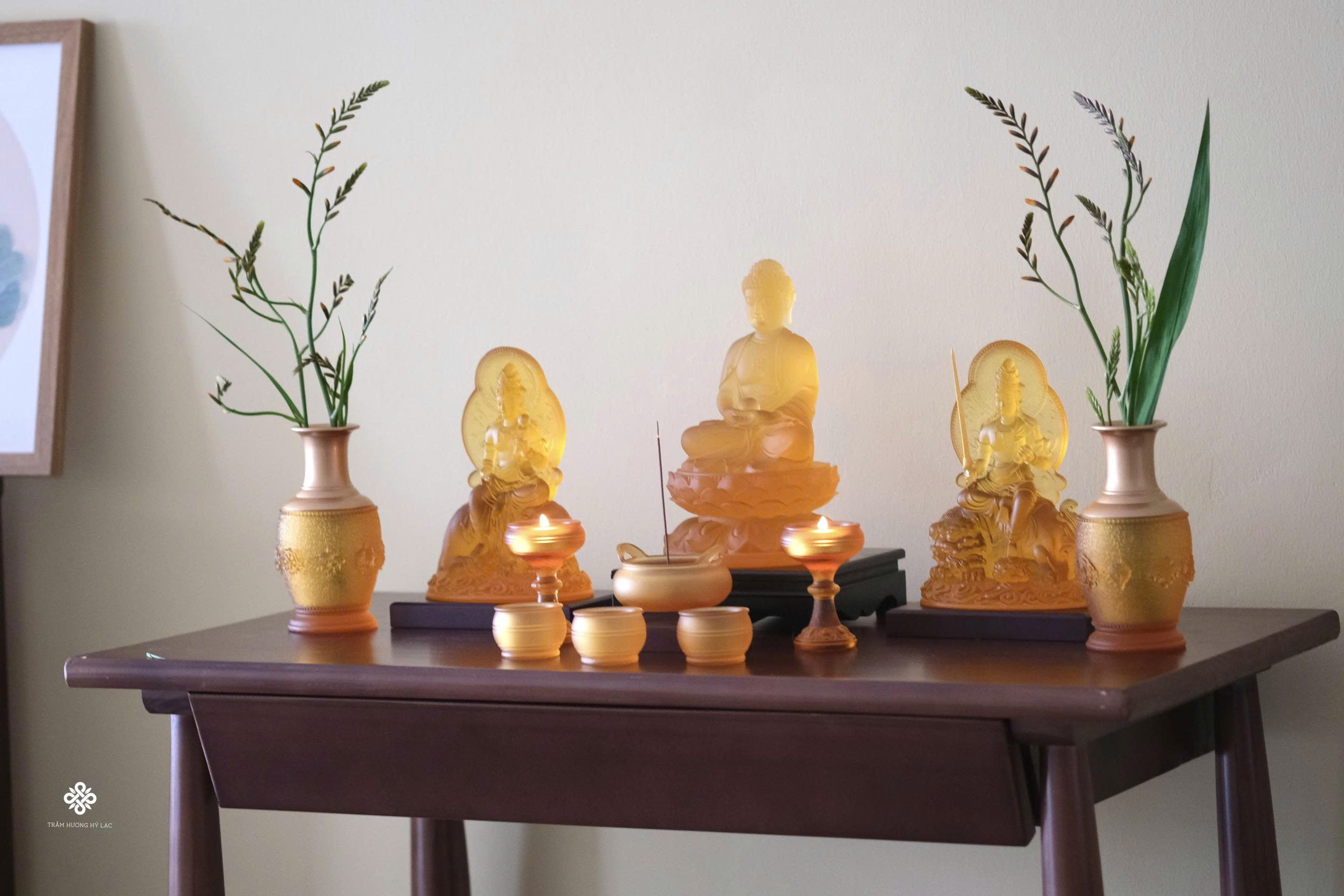 Ban thờ Hoa Nghiêm Tam Thánh lưu ly vàng