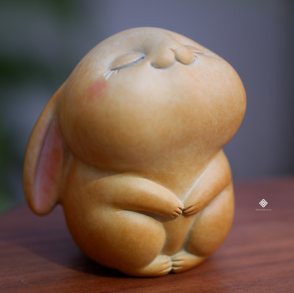 Tượng đồng thỏ vàng