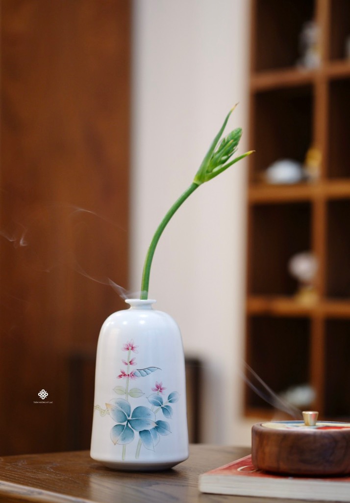 Bình gốm hoa lá vẽ tay 14cm