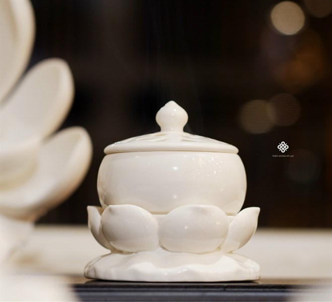 Lư hoa sen sứ trắng