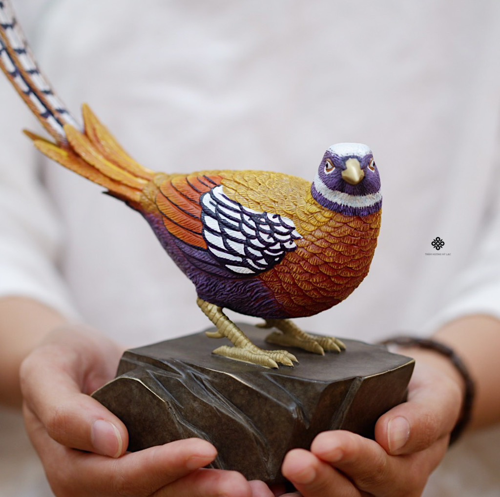 Tượng đồng chim trĩ hoàng đế