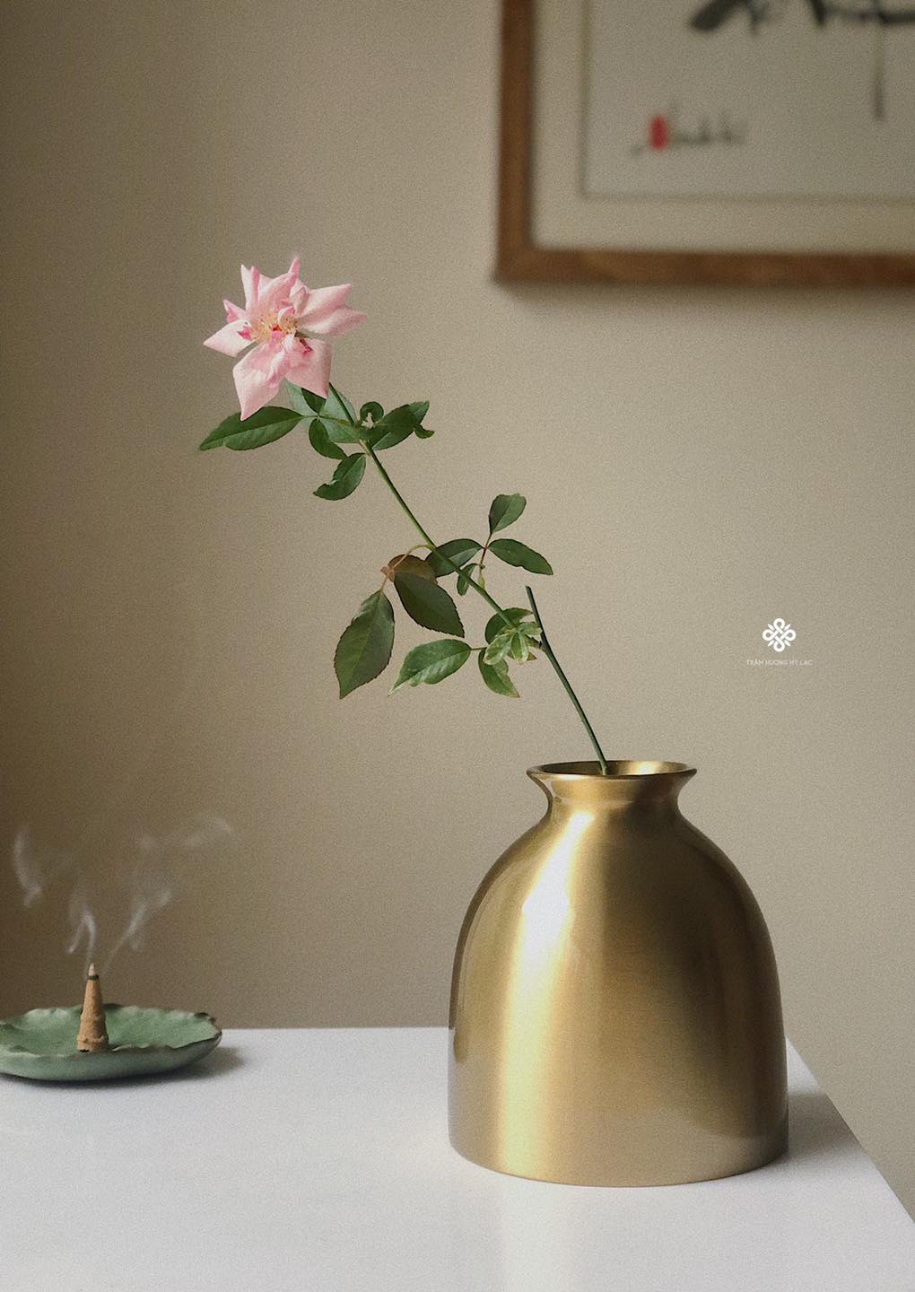 Bình đồng trơn cổ lọ