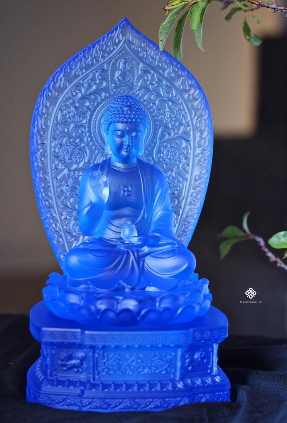 Tượng Phật Dược Sư lưu ly xanh kèm đế 31.5cm