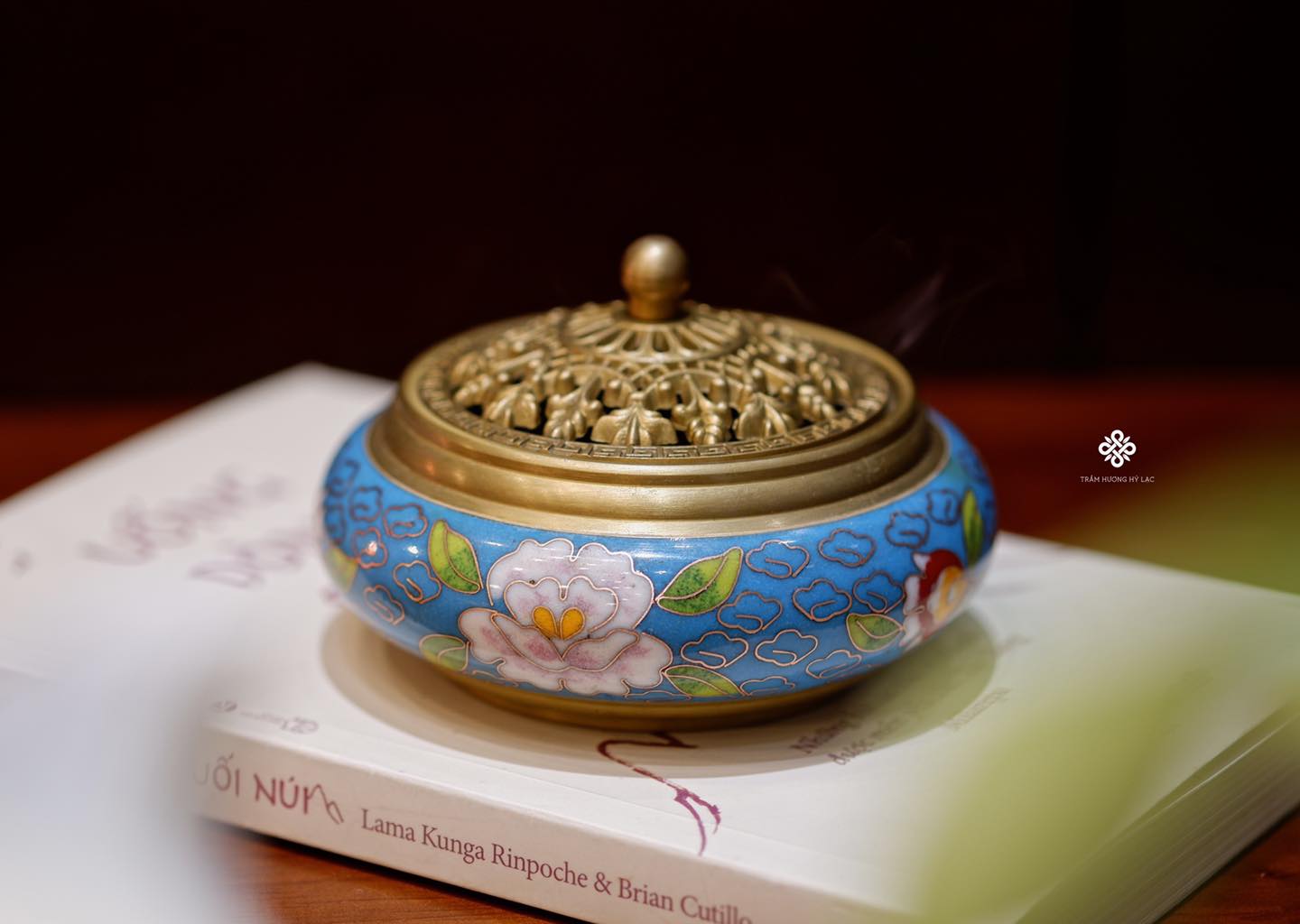 Lư đồng mẫu đơn khảm pháp lam xanh