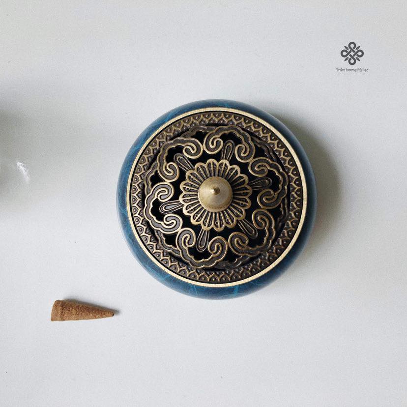 Lư đồng vân mây xanh