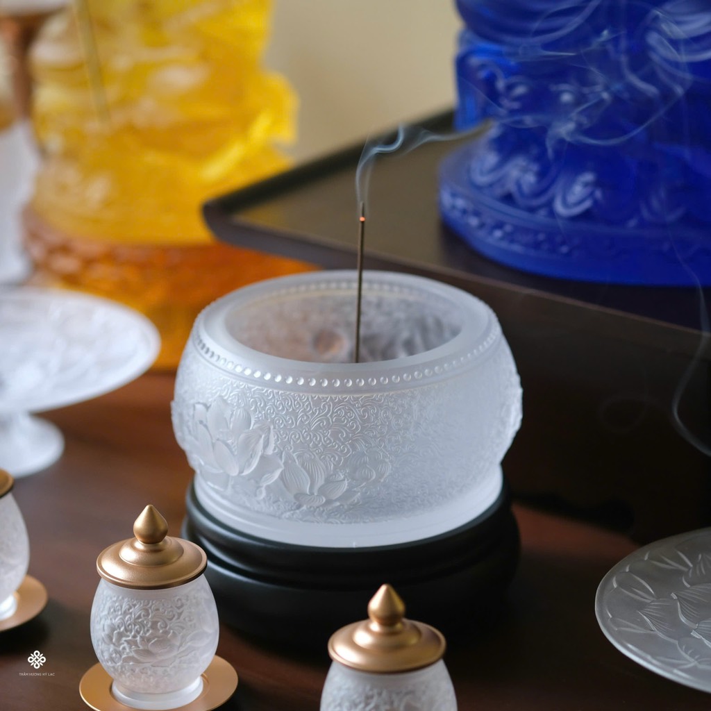Lư hương hoa sen lưu ly trắng