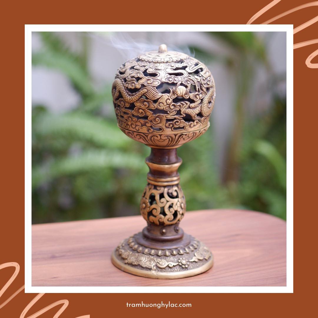 Lư đồng chân nến long châu
