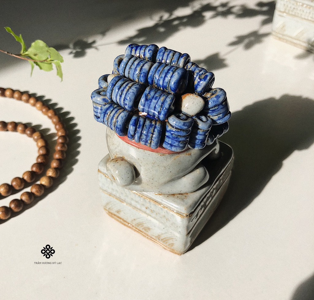 Lư gốm Mèo may mắn