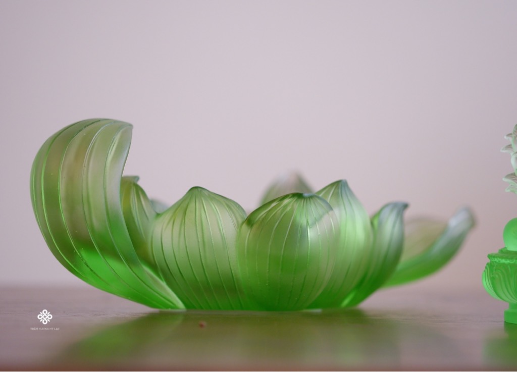 Tượng Đức Phật Dược Sư liên hoa lưu ly xanh lá