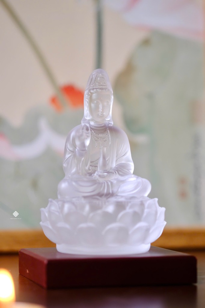 Tượng Quan Âm Bồ tát lưu ly trắng 12.8cm