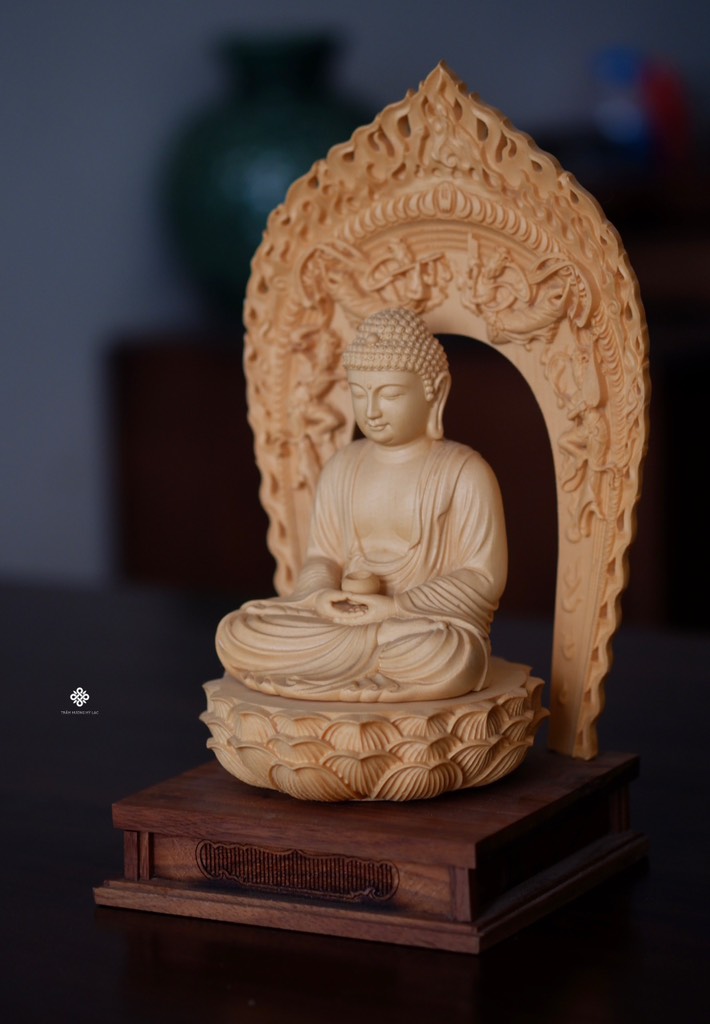 Tượng Phật Thích Ca gỗ hinoki