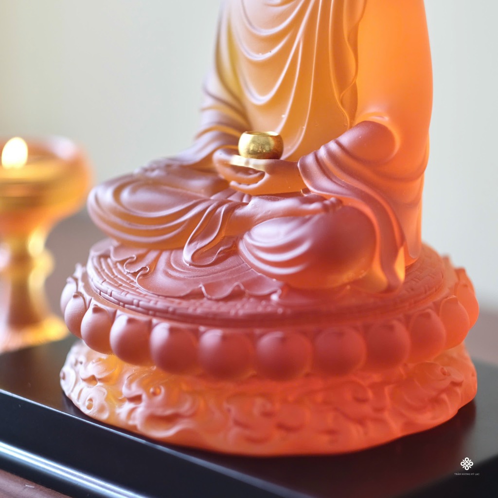 Tượng Đức Phật Thích Ca nguyên thuỷ lưu ly vàng