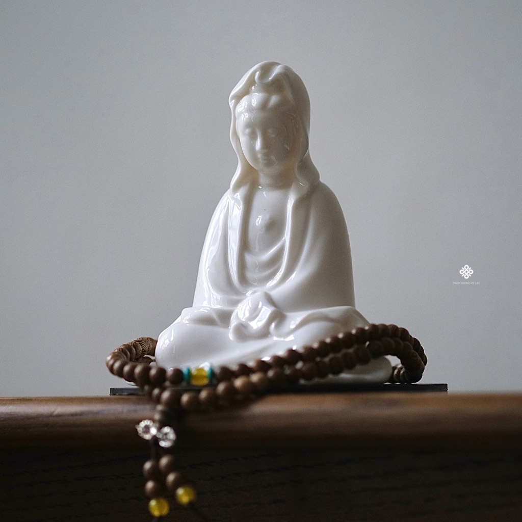 Tượng Bồ tát Bạch y Quán Âm sứ trắng 9cm