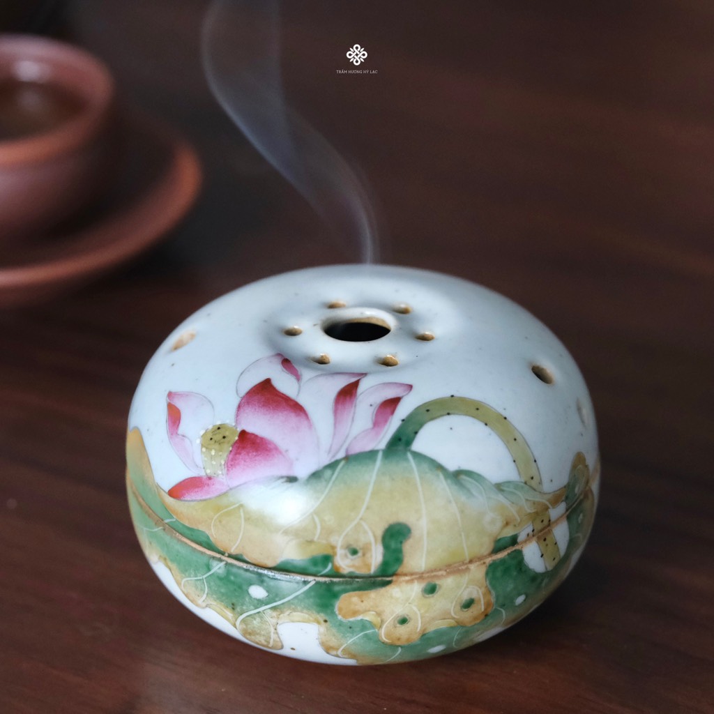 Lư gốm hoa sen vẽ tay