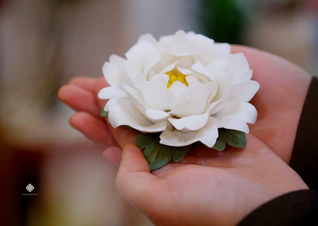 Lư gốm mẫu đơn trắng 9cm