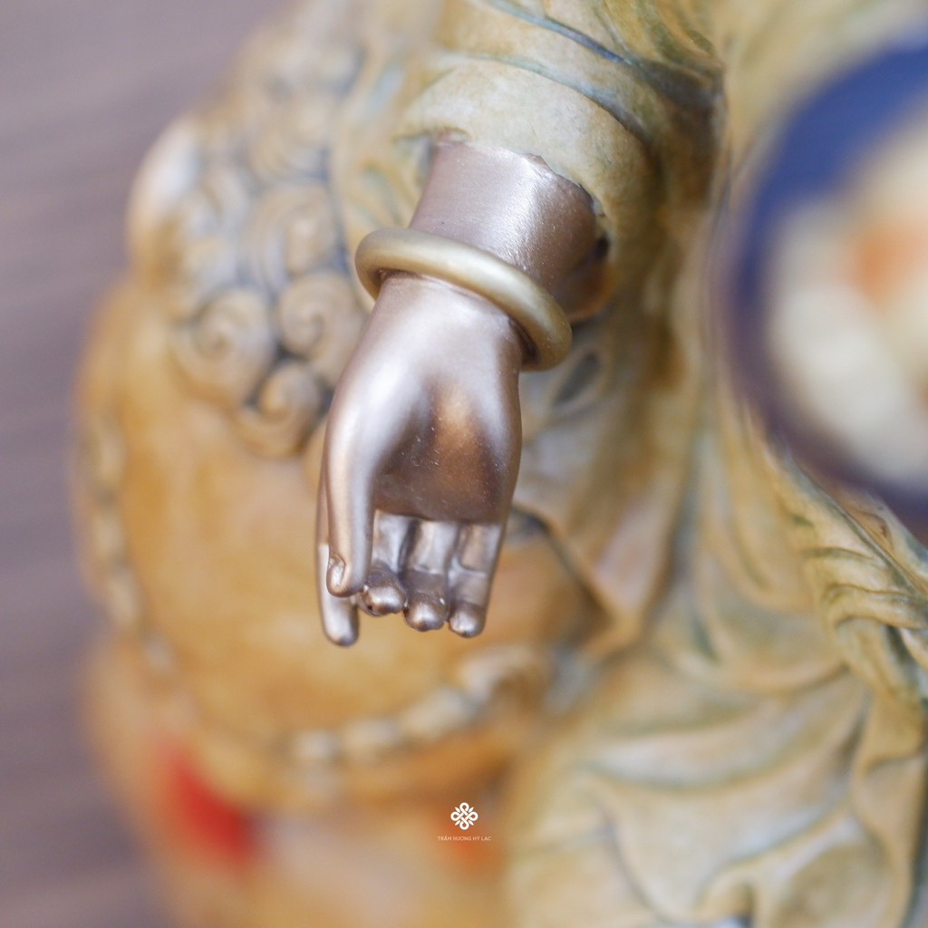 Tượng đồng Phổ Hiền Bồ tát ung dung viên thành