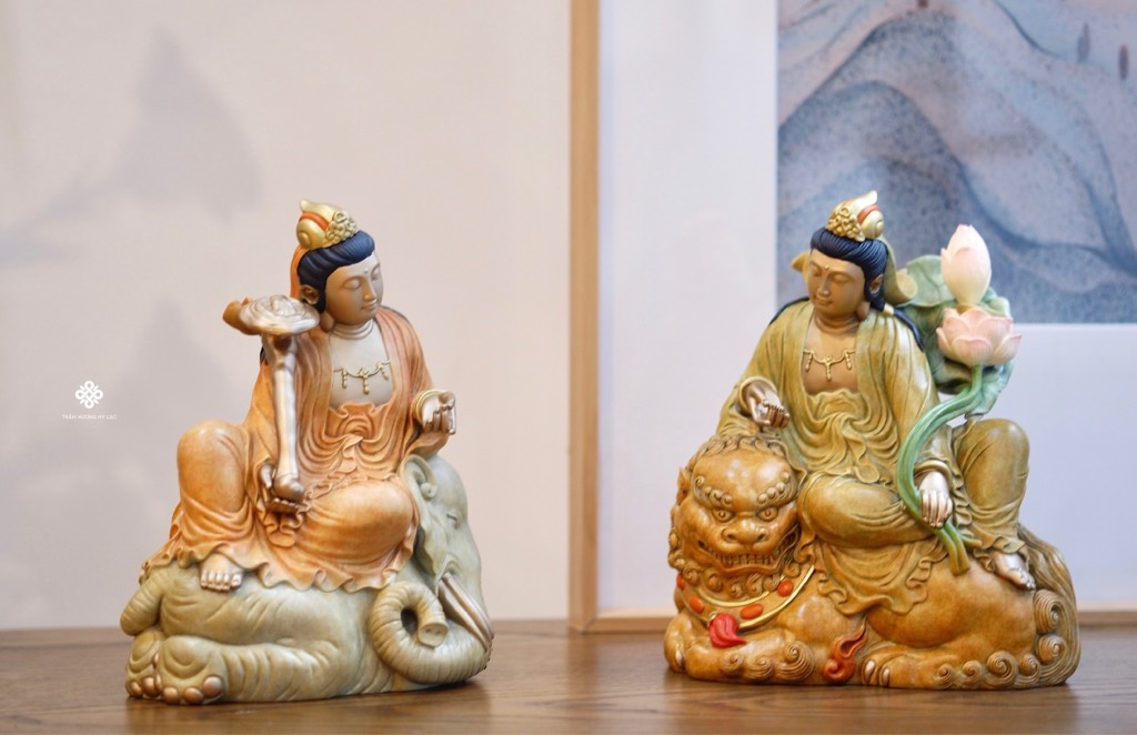 Tượng đồng Phổ Hiền Bồ tát ung dung viên thành