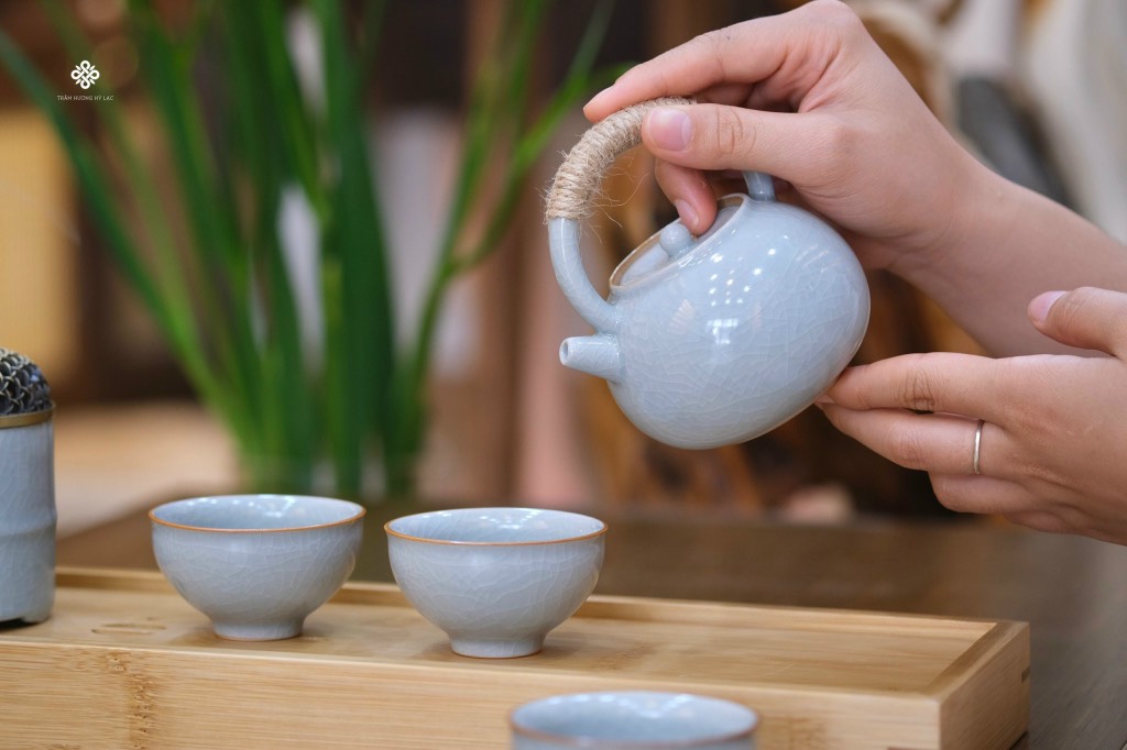 Bộ thưởng trà trầm gốm mộc