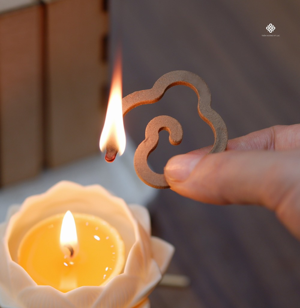 Trầm mây Hỷ Lạc thượng hạng hộp 15 vòng