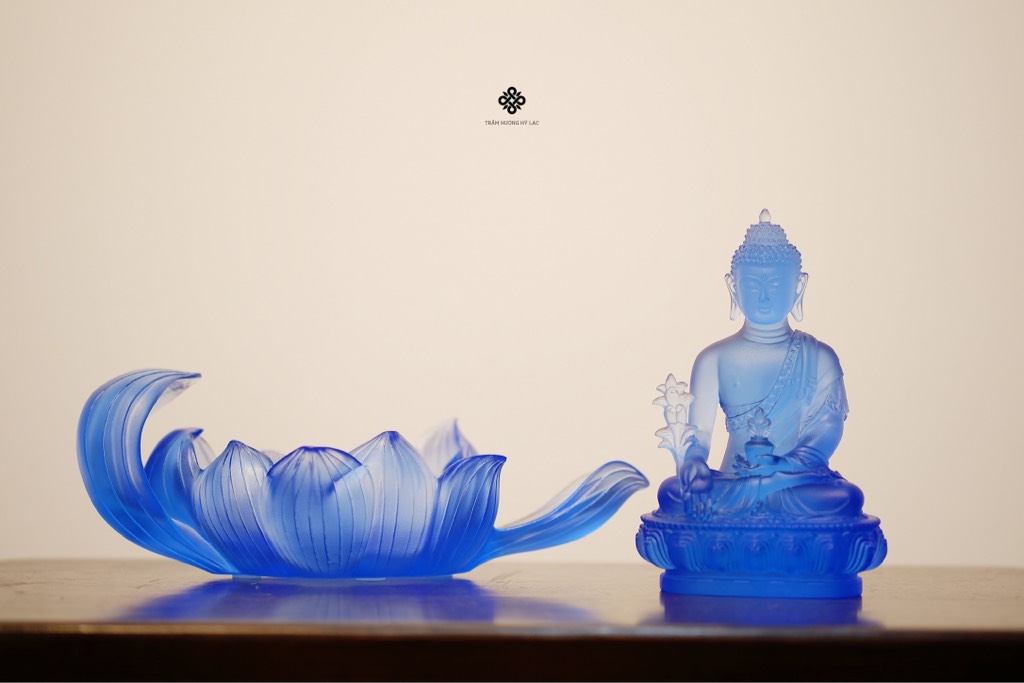 Tượng Đức Phật Dược Sư Liên hoa lưu ly xanh dương