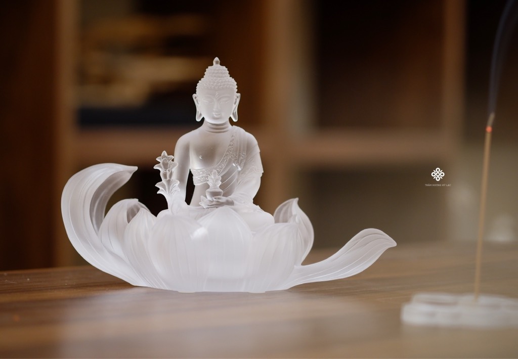 Tượng Đức Phật Dược sư liên hoa lưu ly trắng