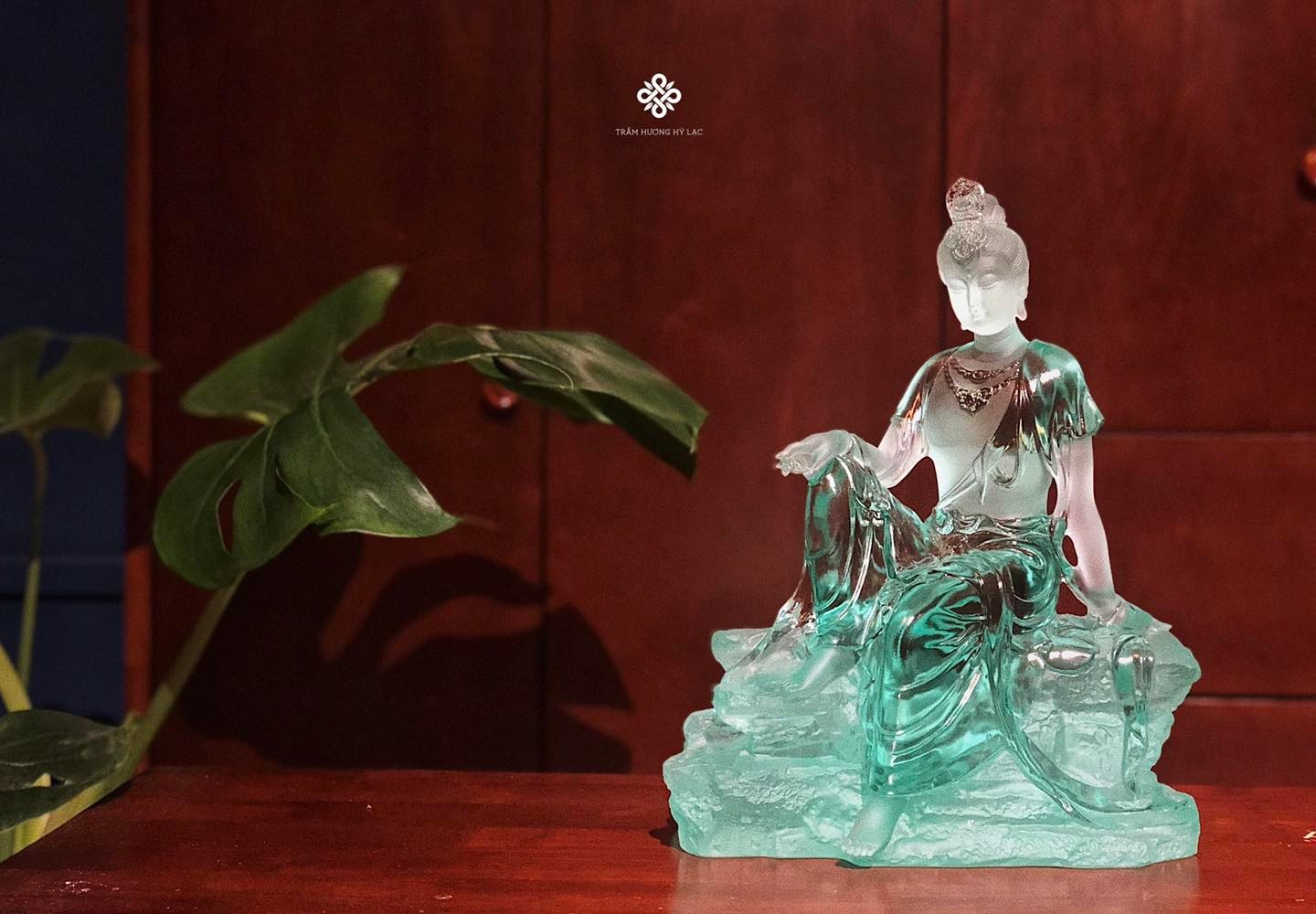 Tượng Quán Tự Tại lưu ly ngọc bích