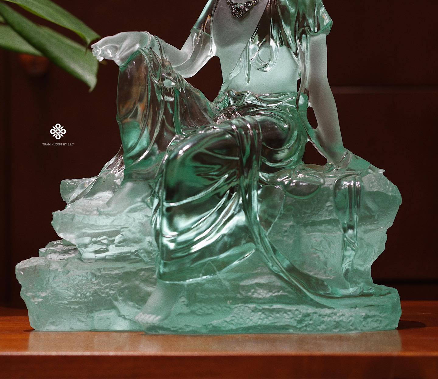 Tượng Quán Tự Tại lưu ly ngọc bích