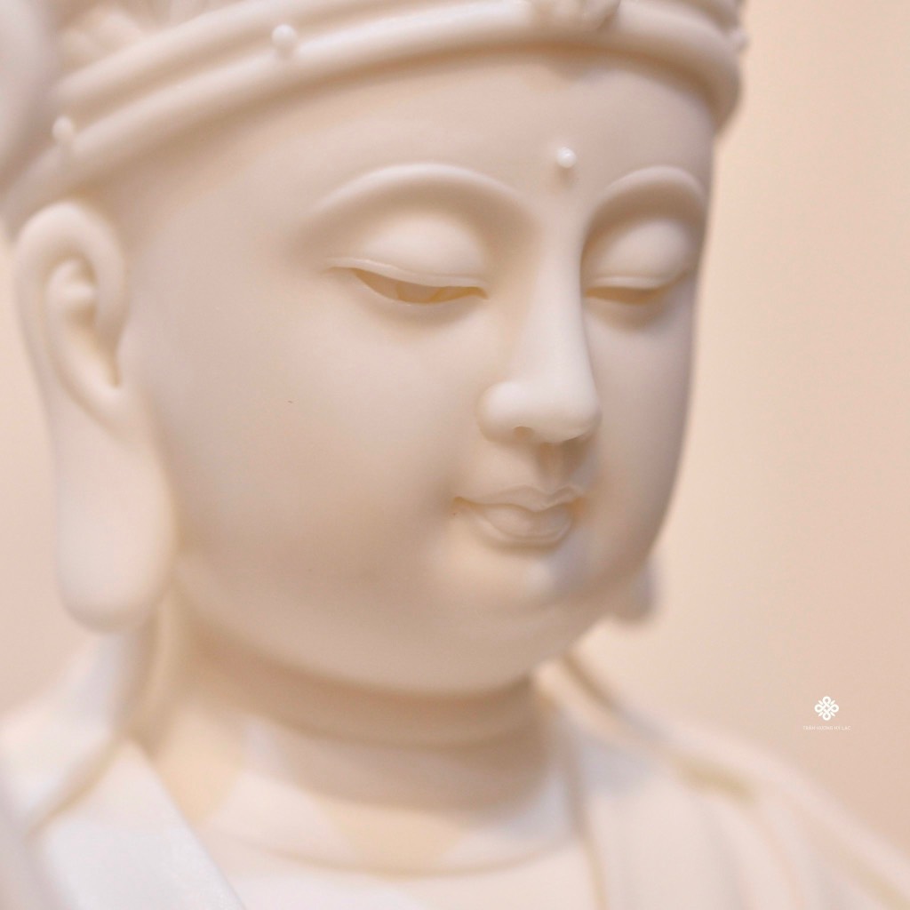 Tượng Địa Tạng Bồ tát cưỡi Đế Thính sứ trắng