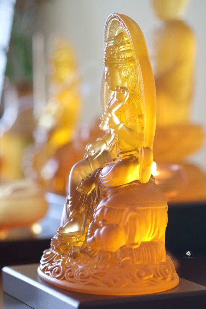 Tượng Văn Thù Bồ tát lưu ly vàng 18.5cm