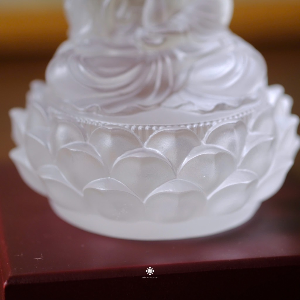 Tượng Quan Âm Bồ tát lưu ly trắng 12.8cm