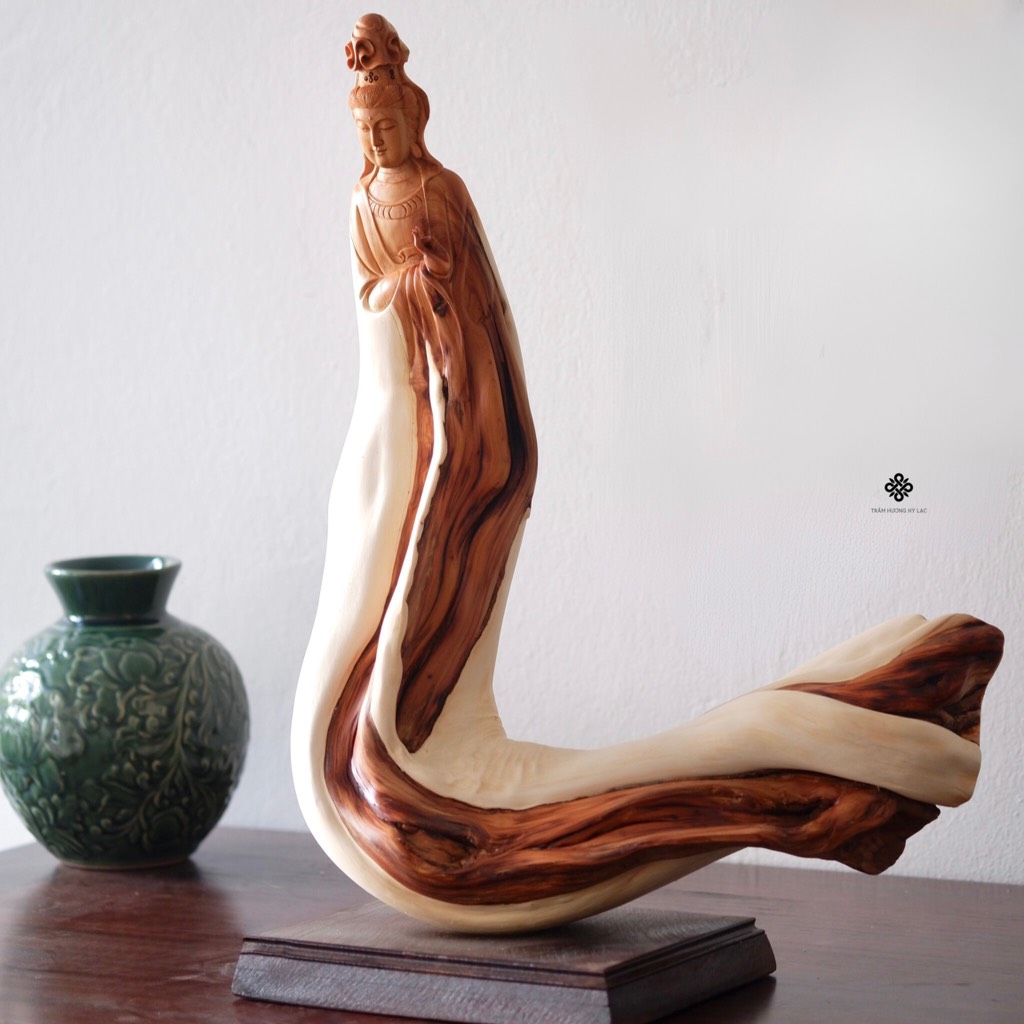 Tượng Quan Âm Bồ tát lũa nhai bách