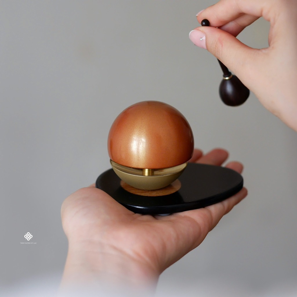 Chuông đồng Nhật Bản ngọc hưởng âm màu nâu 5.4cm