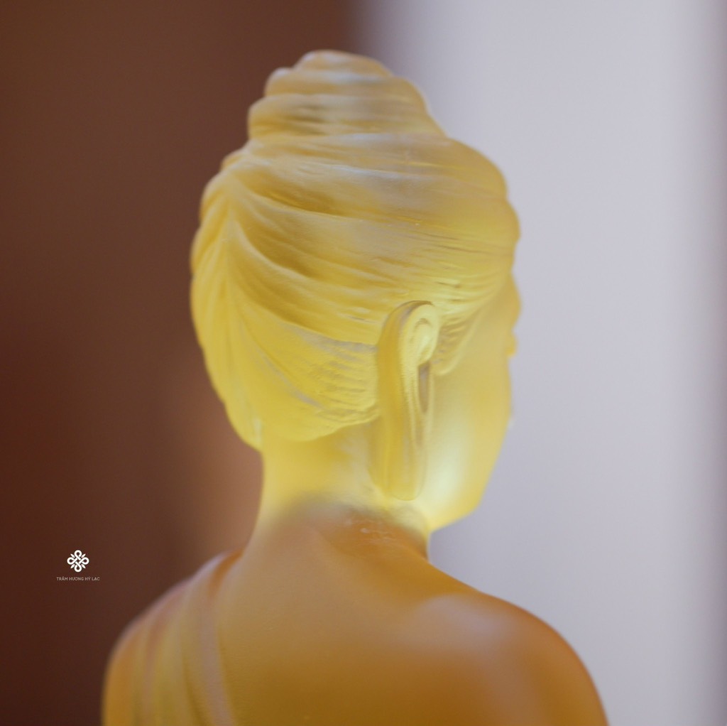 Tượng Đức Phật Thích Ca nguyên thuỷ lưu ly vàng