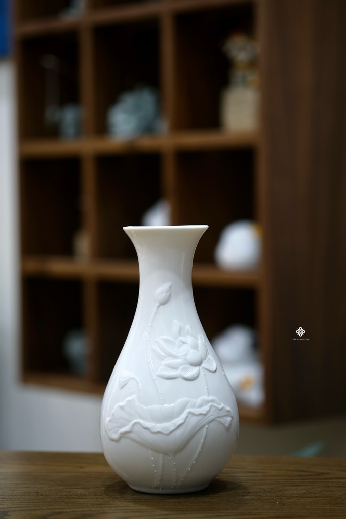 Bình hoa sen cổ điển sứ trắng 20cm