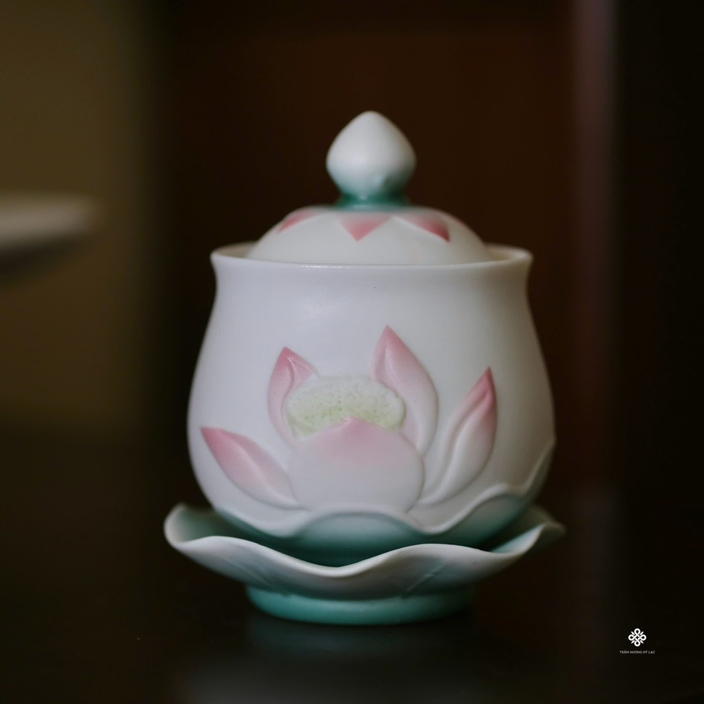 Chén nước hoa sen sứ màu 9.7cm