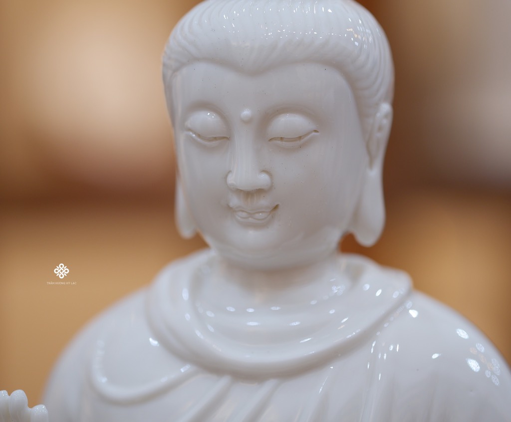Tượng Phật Thích Ca thí nguyện thủ ấn sứ trắng