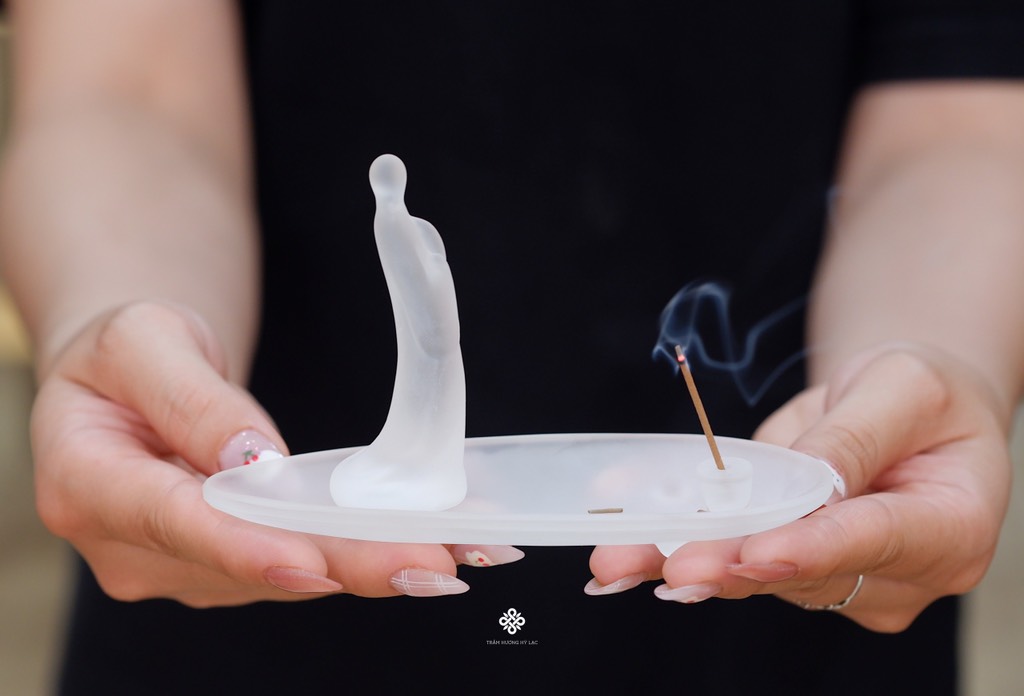 Thiền trầm thuỷ tinh Đáo bỉ ngạn