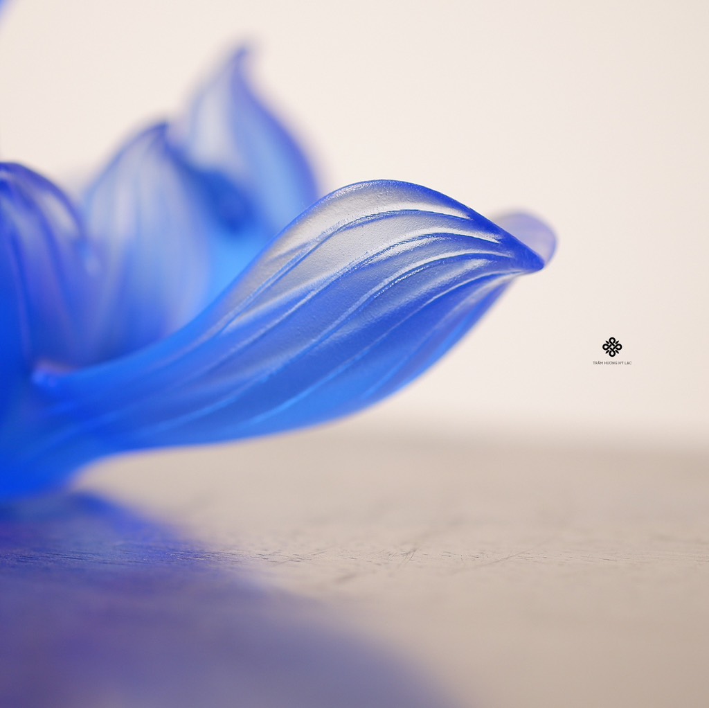 Tượng Đức Phật Dược Sư Liên hoa lưu ly xanh dương