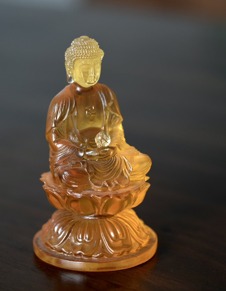 Tượng Đức Phật A Di Đà lưu ly vàng 9.8cm