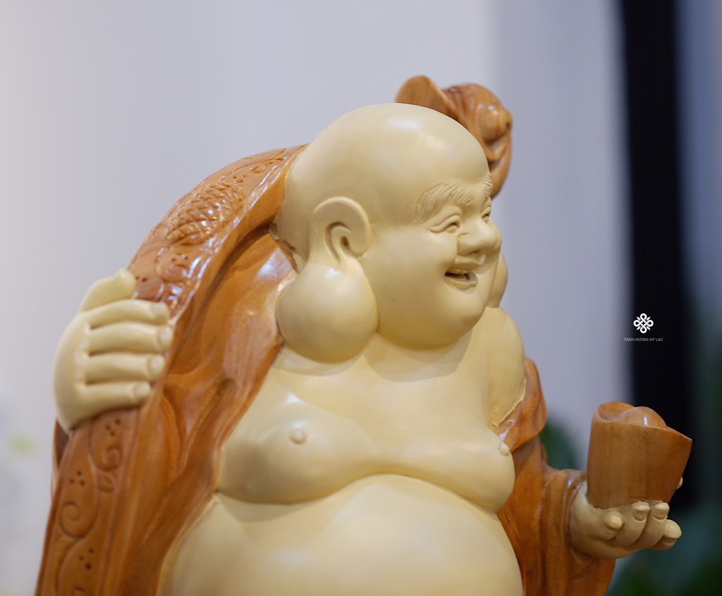 Tượng Đức Phật Di Lặc như ý gỗ long não