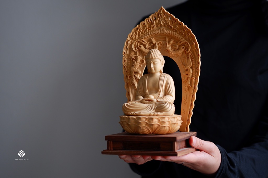 Tượng Phật Thích Ca gỗ hinoki