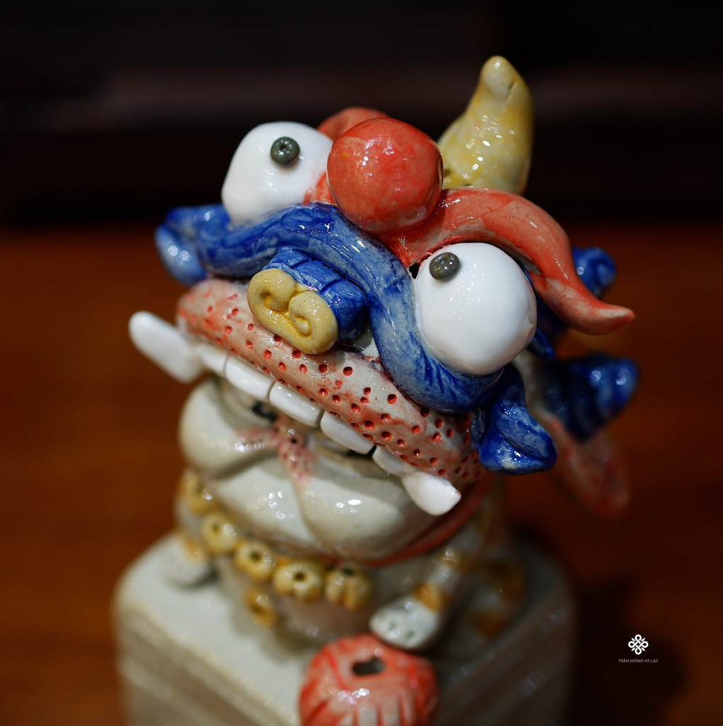 Lư gốm mèo múa lân rất quạu