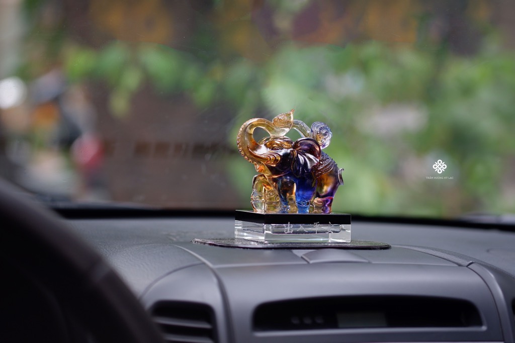 Tượng voi như ý lưu ly ngũ sắc