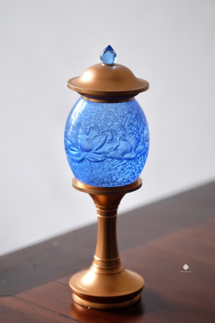 Cặp chân đèn hoa sen lưu ly xanh dương