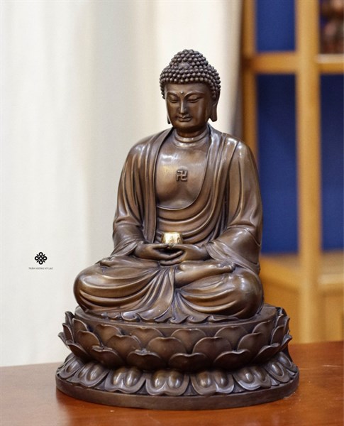 Tượng đồng Đức Phật Thích Ca nâu đậm
