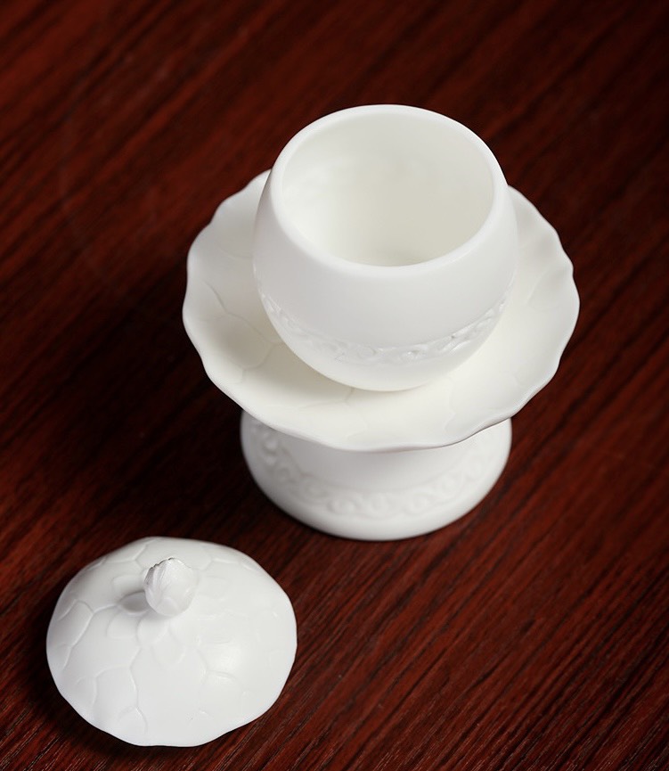 Chén nước hoa sen sứ trắng