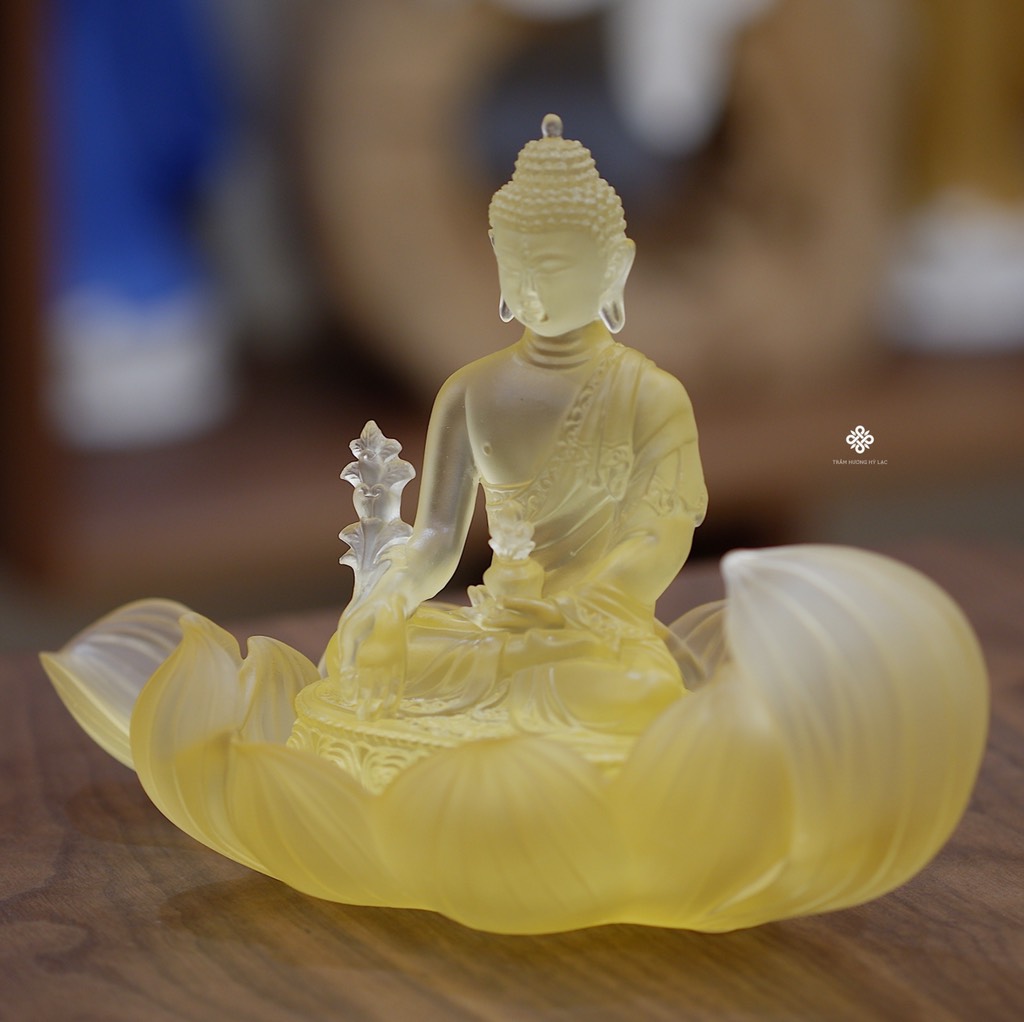 Tượng Đức Phật Dược Sư liên hoa lưu ly vàng