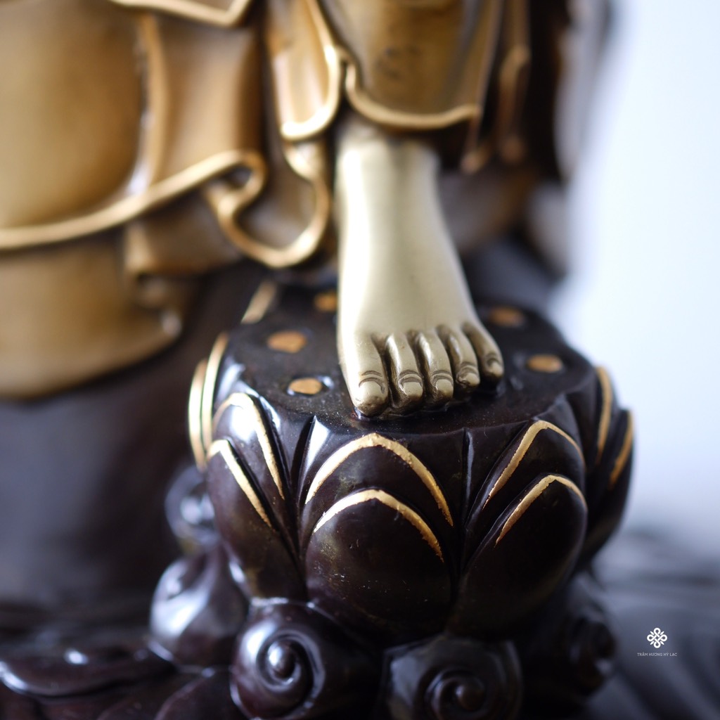 Tượng đồng Địa Tạng Bồ tát tự tại