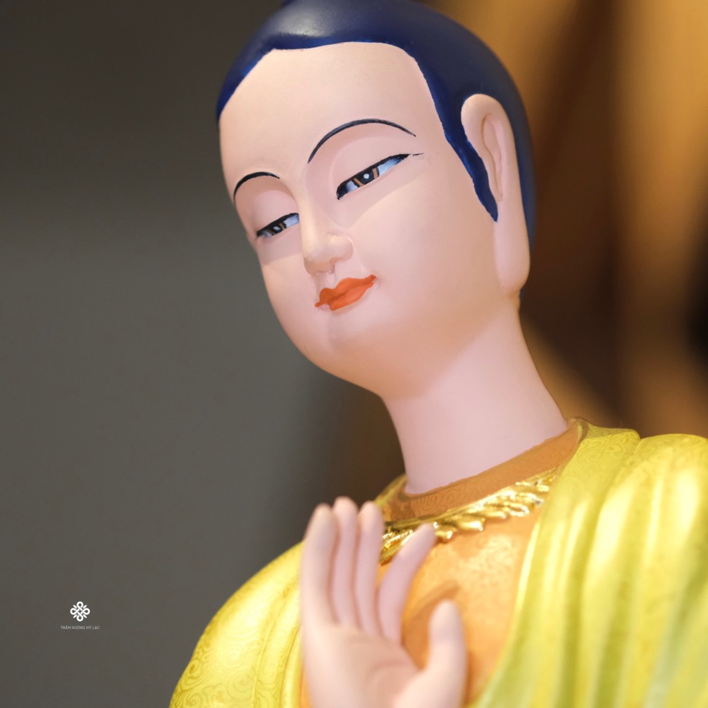 Tượng Giác Ngộ Tự Tại gỗ gụ vẽ gấm