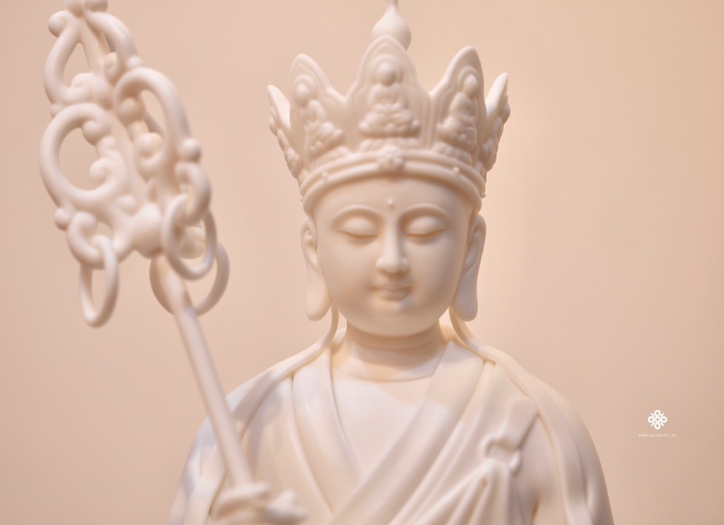 Tượng Địa Tạng Bồ tát cưỡi Đế Thính sứ trắng
